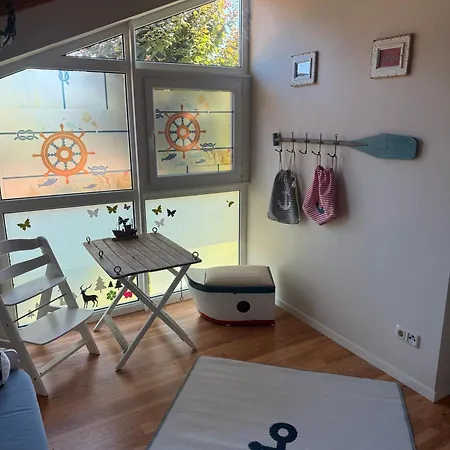 Kuestenloft-leuchturm * Rostock