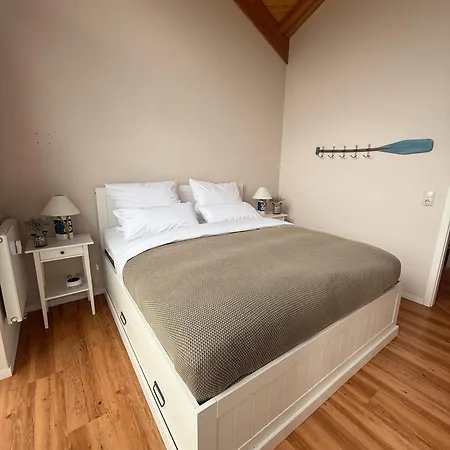 Kuestenloft-leuchturm Rostock